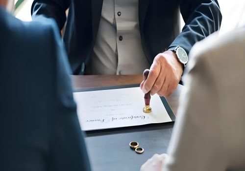 东莞侦探社：财产分割和离婚是一起判么